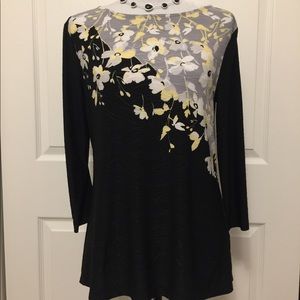 Lovely Dogwood Blossom Top